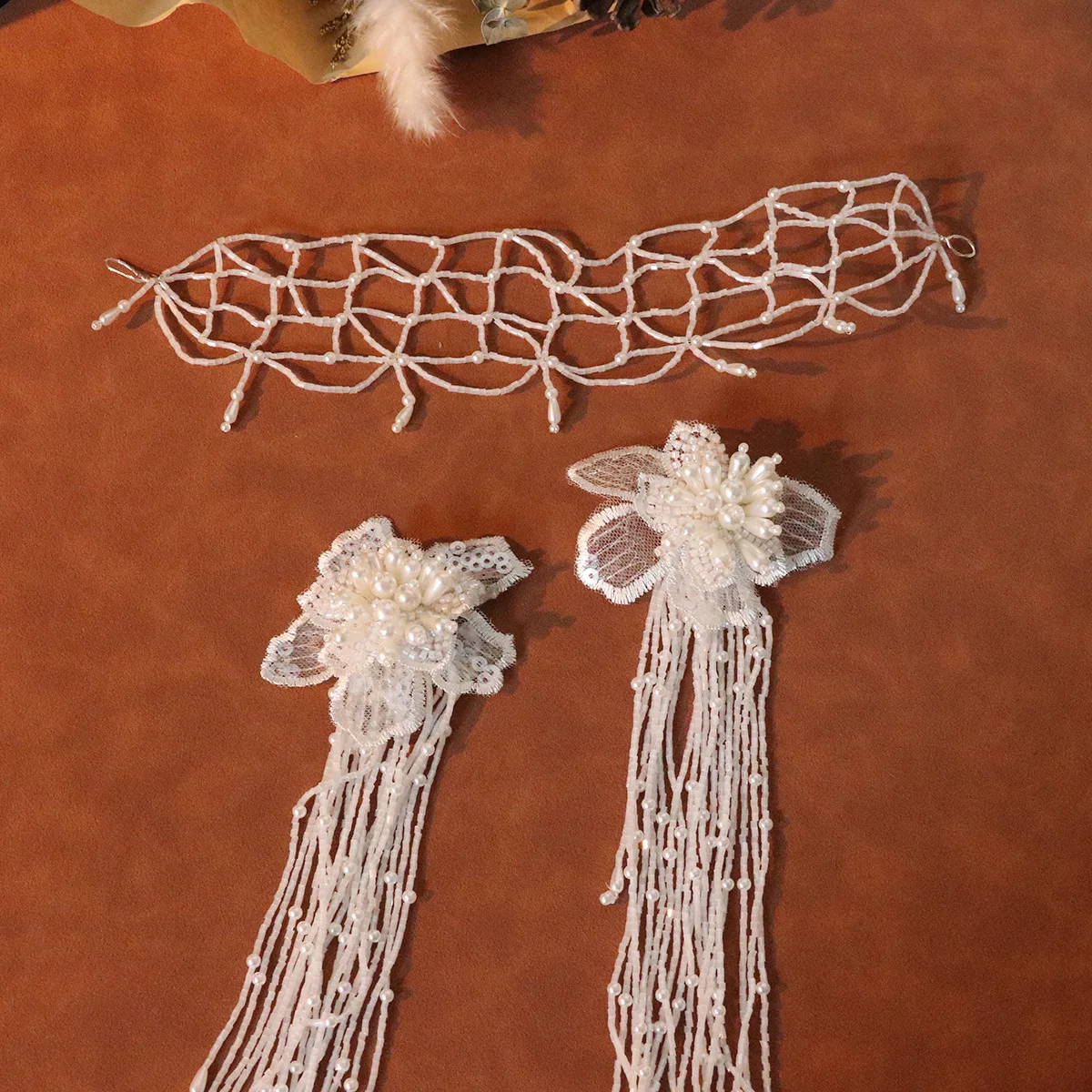 Retro White Beaded Bride Headdress French Style Pearl Bridal Headwear Wedding Elegant Hair Jewelry Hair Accessories
Retro White Beaded Bride Headdress French Style Pearl Bridal Headwear Wedding Elegant Hair Jewelry Hair Accessories