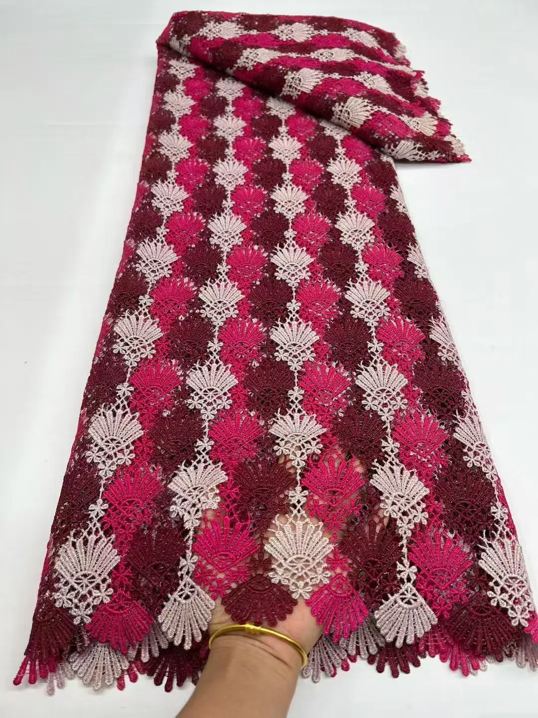 Африканский молочный шелковый шнур, кружевная ткань, 2025 г., высококачественное кружево, водорастворимый нигерийский гипюровый шнур, кружево для свадебных платьев
Африканский молочный шелковый шнур, кружевная ткань, 2025 г., высококачественное кружево, водорастворимый нигерийский гипюровый шнур, кружево для свадебных платьев