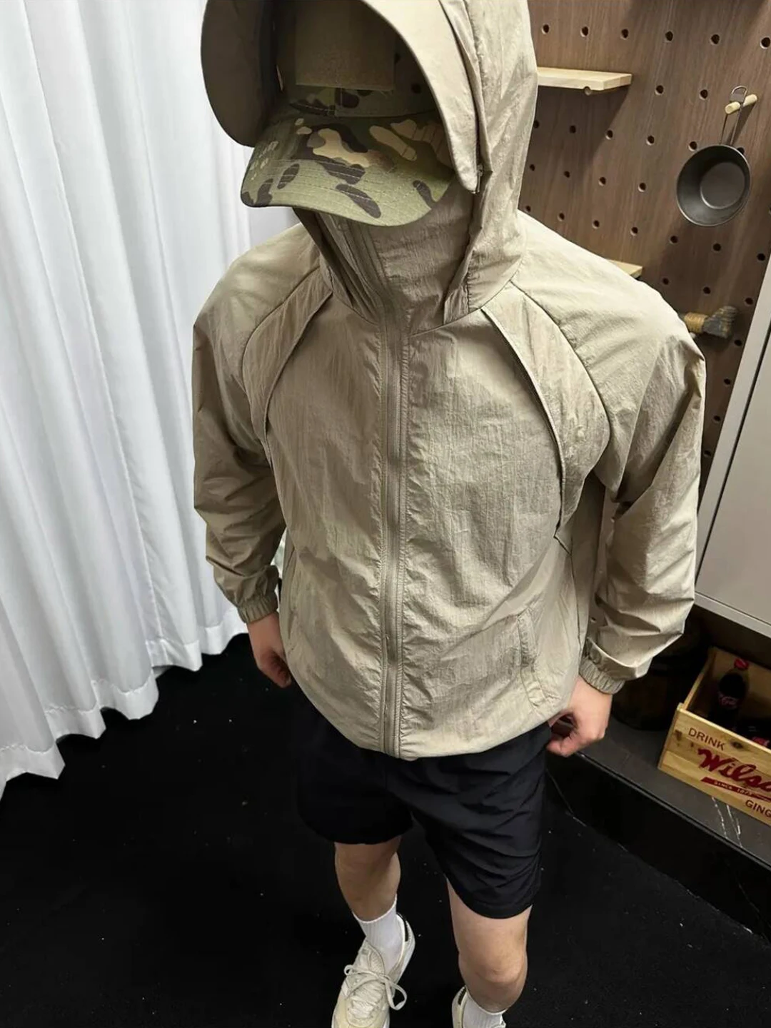 Khaki Qui-Dry Ice Silk UV Protection Jaet Men Summer Thin Breathable Hooded Outdoor Sports Cycling Mountaineering Clothes
Khaki Qui-Dry Ice Silk UV Protection Jaet Men Summer Thin Breathable Hooded Outdoor Sports Cycling Mountaineering Clothes