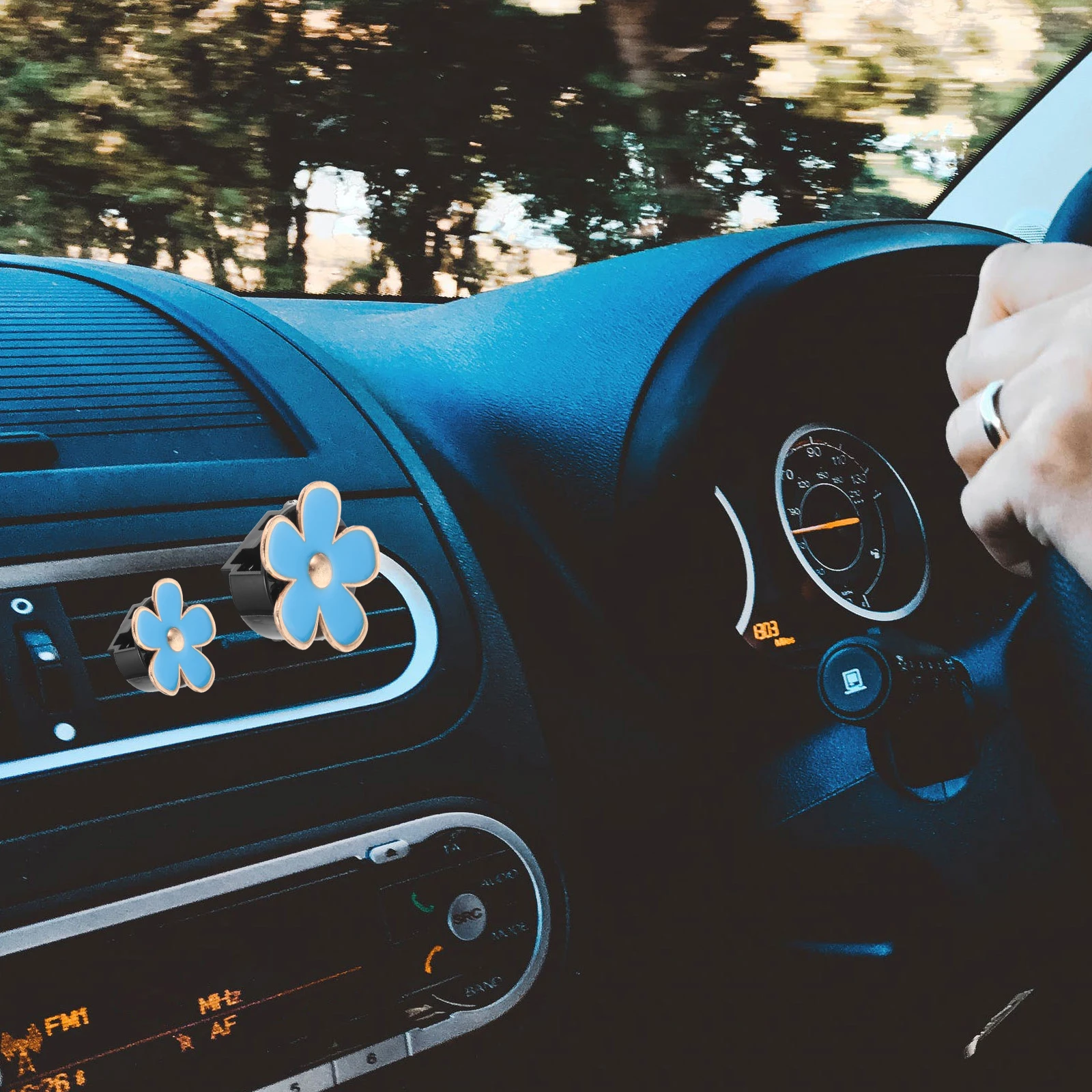 4pcs Little Daisy Perfume Metal Fragrance Air Diffuser Flower Decoration Scent Girly Car Diffuser Air Vent Clips Cute Vent Clips
4pcs Little Daisy Perfume Metal Fragrance Air Diffuser Flower Decoration Scent Girly Car Diffuser Air Vent Clips Cute Vent Clips