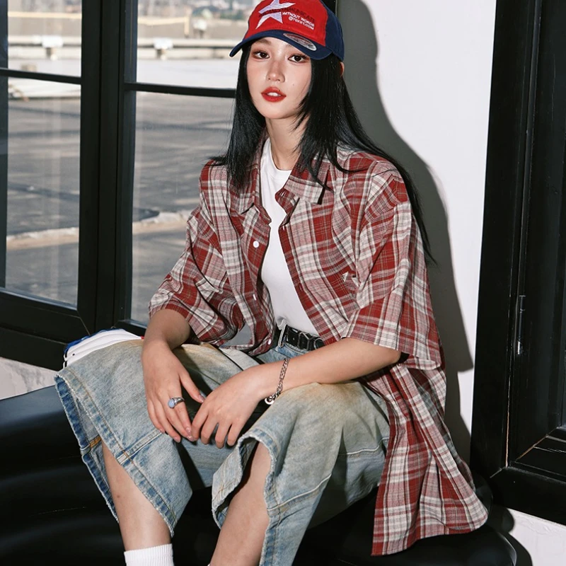 Red Plaid Blouses for Women Men Korean Fashion Half Sleeve Check Shirt Ladies Summer New Casual Loose Single-breasted Shirts
Red Plaid Blouses for Women Men Korean Fashion Half Sleeve Check Shirt Ladies Summer New Casual Loose Single-breasted Shirts