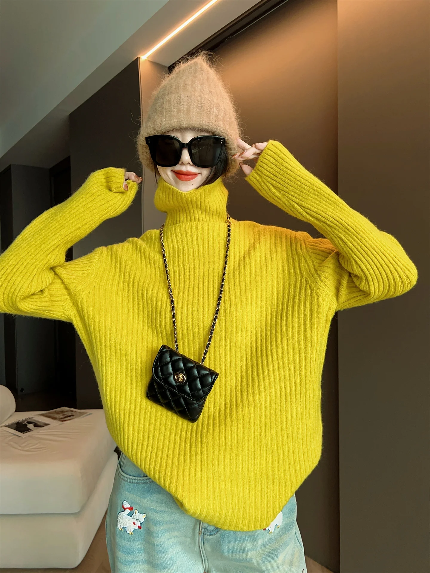 Модный женский свитер с высоким воротом, свободный повседневный базовый топ для осени и зимы, новинка MRS AO
Модный женский свитер с высоким воротом, свободный повседневный базовый топ для осени и зимы, новинка MRS AO