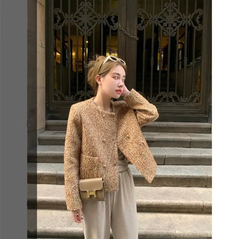 High Quality Fall Vintage Weaving Tweed Wool Short Jacket Women French Outerwear Small Fragrance Coats Female A37
High Quality Fall Vintage Weaving Tweed Wool Short Jacket Women French Outerwear Small Fragrance Coats Female A37