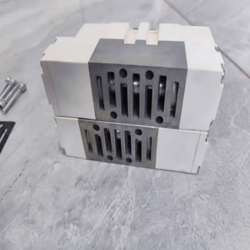 Brand new original solenoid valve PV5C-6-FG-S-3-N PV5C-6-FG-D-3 PV5C-6-FG-D-3-N PV5C-6-FHG-D-3 PV5C-6-FHG-D-3-N
Brand new original solenoid valve PV5C-6-FG-S-3-N PV5C-6-FG-D-3 PV5C-6-FG-D-3-N PV5C-6-FHG-D-3 PV5C-6-FHG-D-3-N