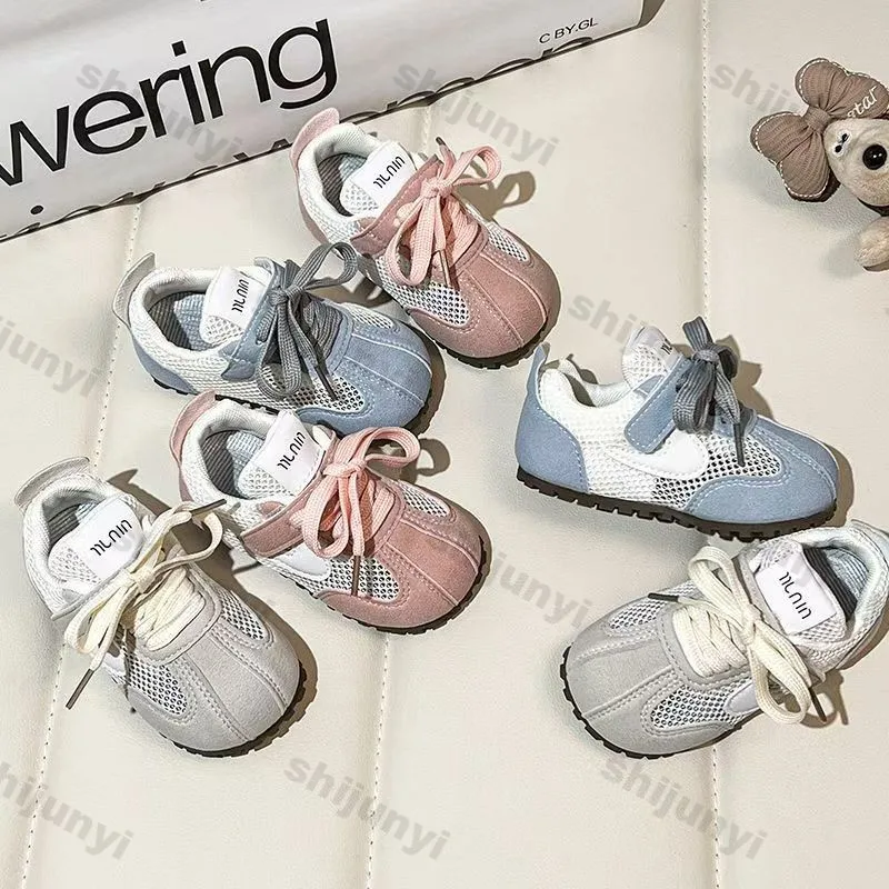 Children's Shoes Vintage Comfortable Breathable Boy Casual Sneakers 2026 Spring Summer New Non Slip Soft Sole Girl Sport Shoes
Children's Shoes Vintage Comfortable Breathable Boy Casual Sneakers 2026 Spring Summer New Non Slip Soft Sole Girl Sport Shoes