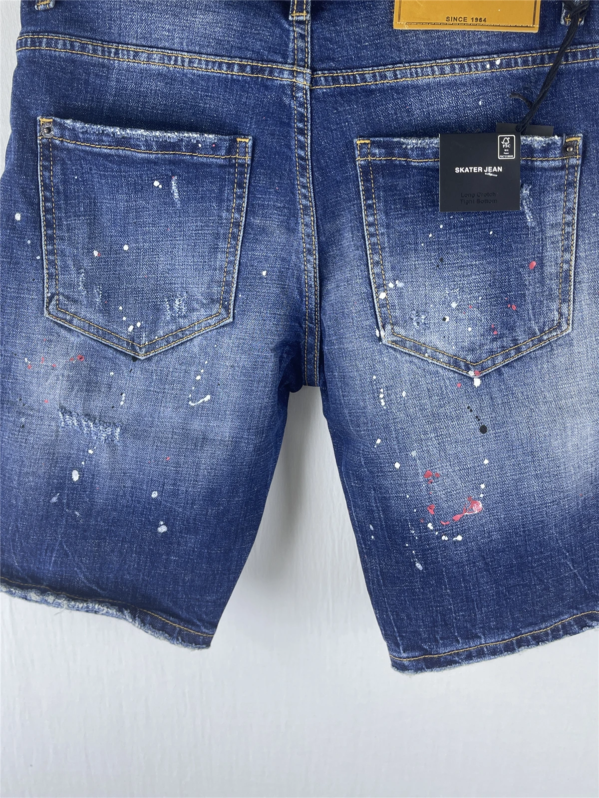 D601 Spring and Summer New Men's Jeans Trendy Men's Washed Ripped Patch Paint Slim-fit Blue Denim Shorts for Men
D601 Spring and Summer New Men's Jeans Trendy Men's Washed Ripped Patch Paint Slim-fit Blue Denim Shorts for Men