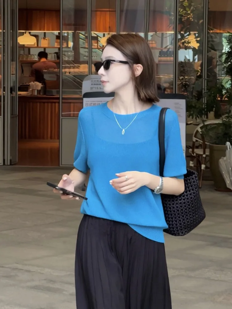 Новая летняя женская футболка с коротким рукавом из трикотажа синего цвета: комфортная, универсальная, для повседневной носки
Новая летняя женская футболка с коротким рукавом из трикотажа синего цвета: комфортная, универсальная, для повседневной носки