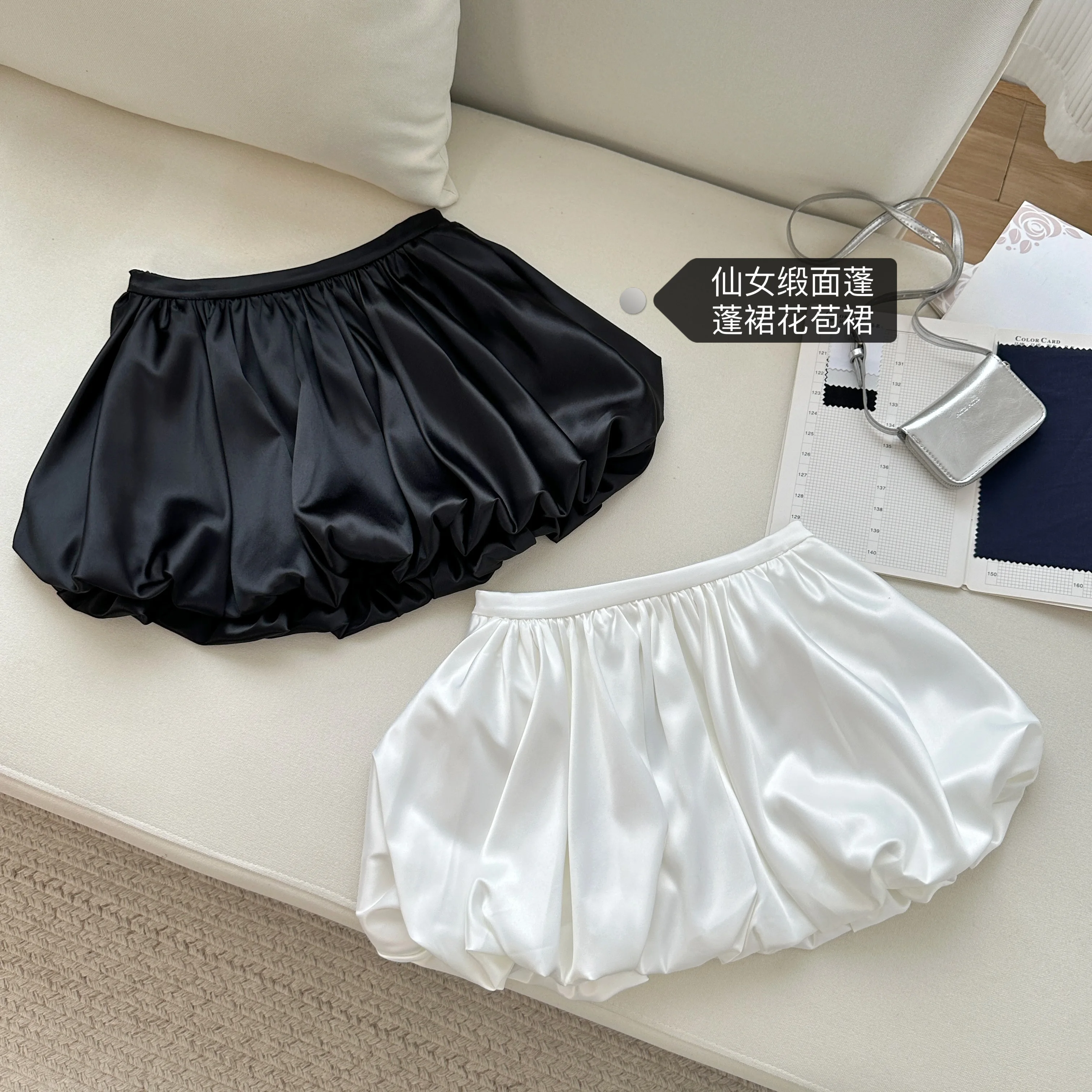 2025 Summer Women Shoujo 2000s Aesthetic Mini Satins Skirt Korean Vintage Cutecore Ball Gown Ballet Core Built-in Underpants
2025 Summer Women Shoujo 2000s Aesthetic Mini Satins Skirt Korean Vintage Cutecore Ball Gown Ballet Core Built-in Underpants