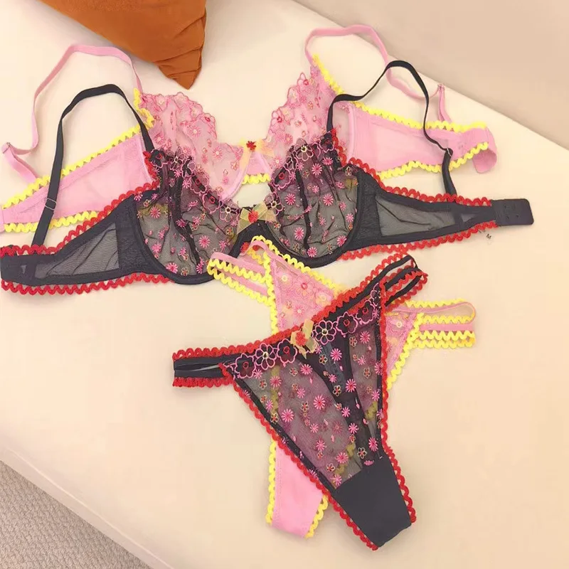 Sexy lingerie women small floral embroidery lace underwear transparent large breasts show small bra set
Sexy lingerie women small floral embroidery lace underwear transparent large breasts show small bra set
