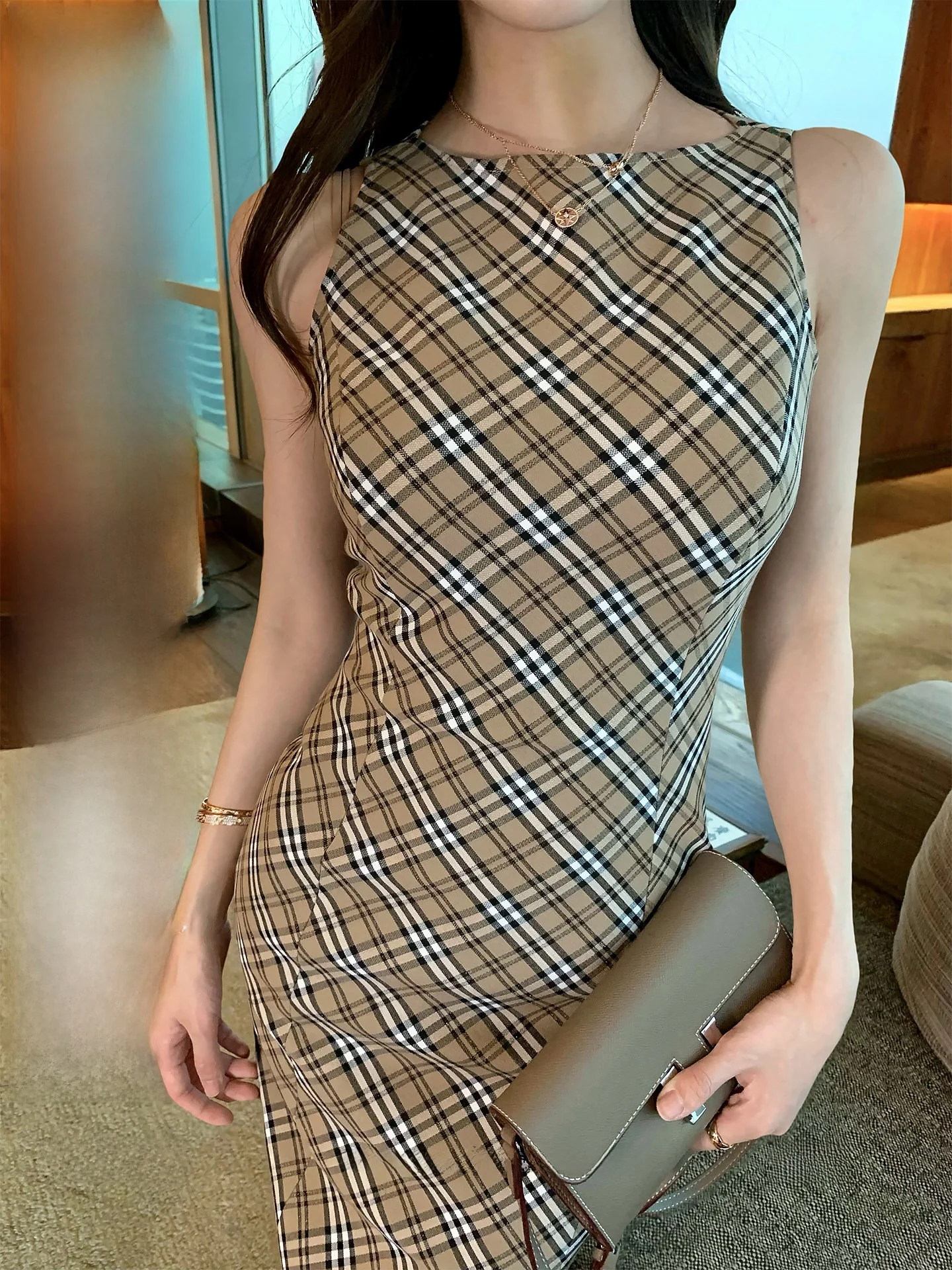 Yuyueer Plaid Sleeveless Waist-Cinched Bodycon Dress Women's Spring Korean Style Short Skirt H-Line Thinming Commute Dress
Yuyueer Plaid Sleeveless Waist-Cinched Bodycon Dress Women's Spring Korean Style Short Skirt H-Line Thinming Commute Dress