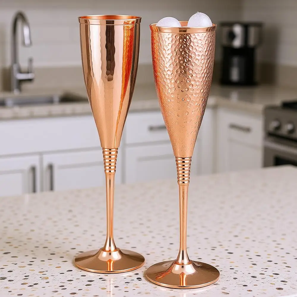 Набор из 2 роскошных медных бокалов для шампанского с эффектом ковки, 200 мл
Набор из 2 роскошных медных бокалов для шампанского с эффектом ковки, 200 мл