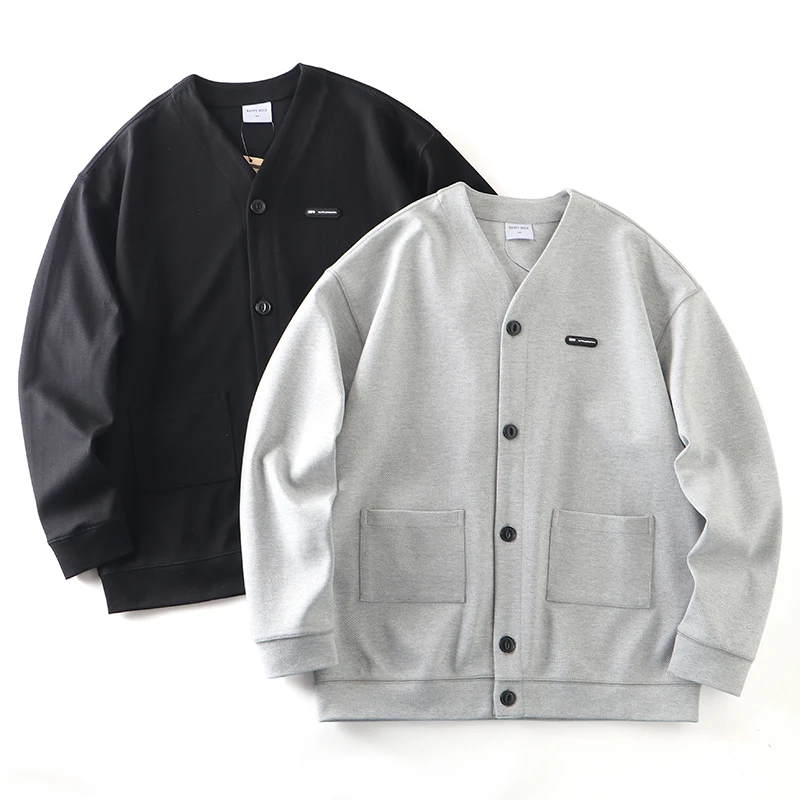 Тяжелый хлопковый модный бейсбольный джгут, новый мужской свободный повседневный универсальный открытый кардиган с v-образным вырезом, верхняя одежда из джата
Тяжелый хлопковый модный бейсбольный джгут, новый мужской свободный повседневный универсальный открытый кардиган с v-образным вырезом, верхняя одежда из джата