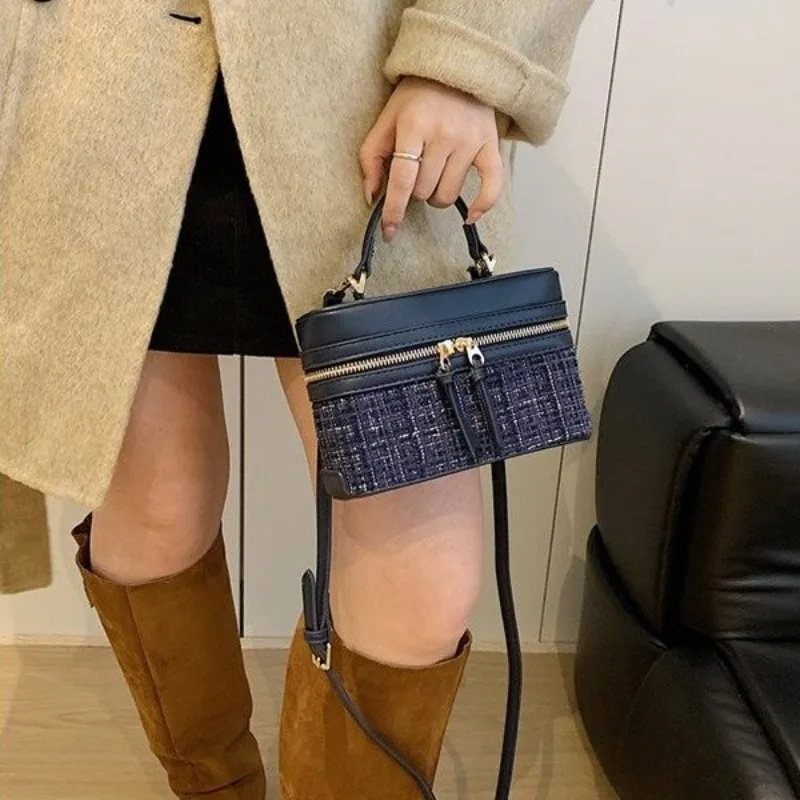 Vintage Fashionable Diaper Bag Large Capacity Tote Shopper Handbag Classic Leather Crossbody For Commuter
Vintage Fashionable Diaper Bag Large Capacity Tote Shopper Handbag Classic Leather Crossbody For Commuter
