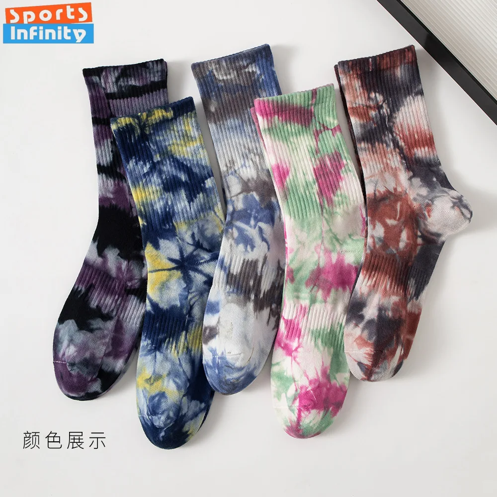 Носки средней длины с принтом тай-дай для женщин, красочные спортивные носки для пар, хлопковые впитывающие пот и дышащие спортивные носки для мужчин 
Носки средней длины с принтом тай-дай для женщин, красочные спортивные носки для пар, хлопковые впитывающие пот и дышащие спортивные носки для мужчин
