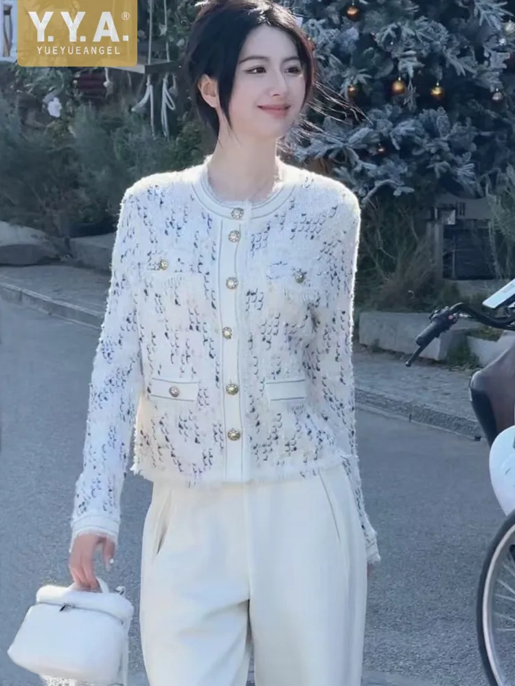 Осенне-зимний женский модный вязаный кардиган на одной пуговице с бахромой и блестящими нитями, топ с круглым вырезом и длинными рукавами, верхняя одежда
Осенне-зимний женский модный вязаный кардиган на одной пуговице с бахромой и блестящими нитями, топ с круглым вырезом и длинными рукавами, верхняя одежда