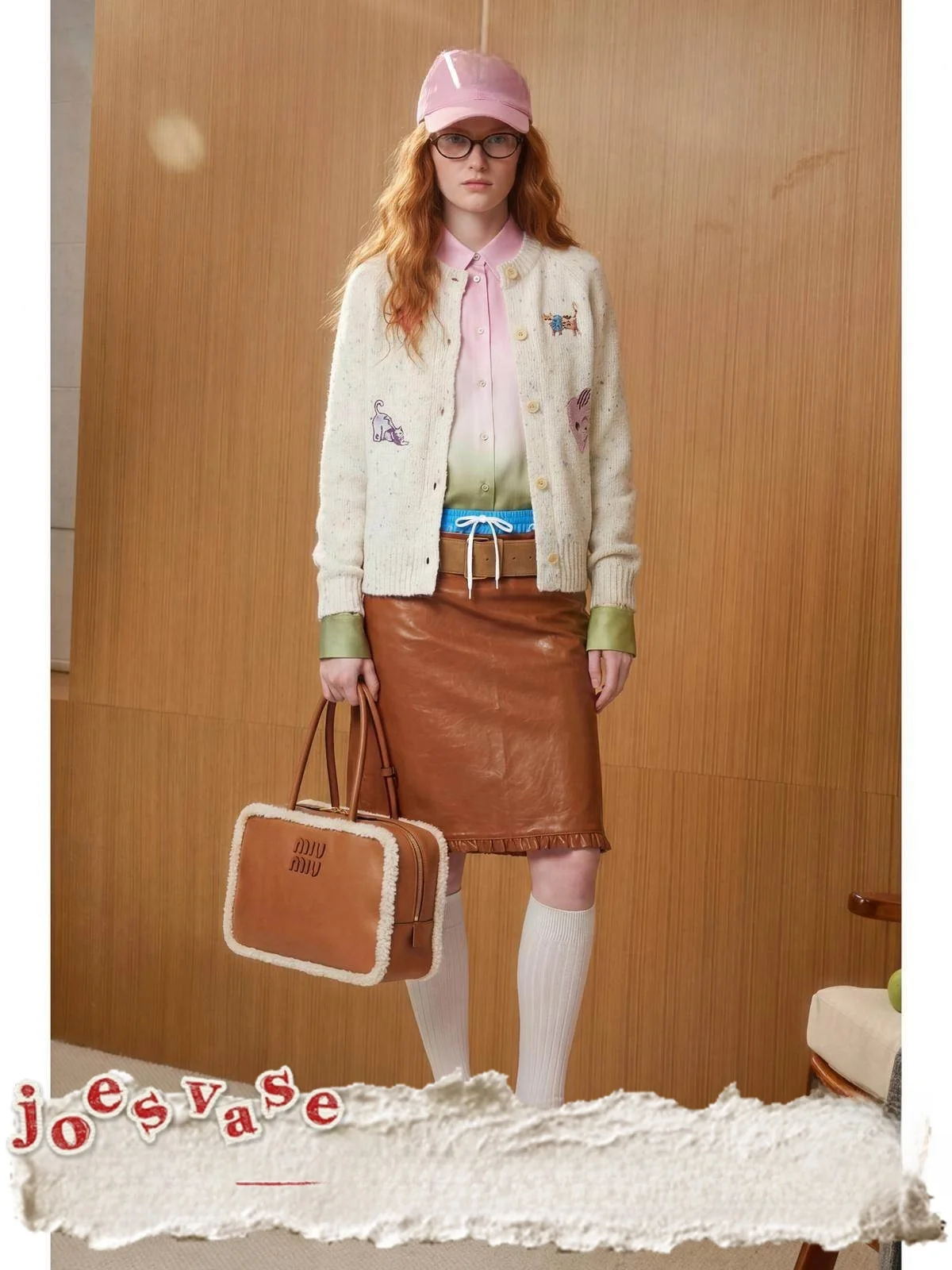 Женский вязаный свитер Lab Moccasin бежевого цвета с синим принтом, свободного кроя, с длинными рукавами, винтажный кардиган от Yu Hua Zun
Женский вязаный свитер Lab Moccasin бежевого цвета с синим принтом, свободного кроя, с длинными рукавами, винтажный кардиган от Yu Hua Zun