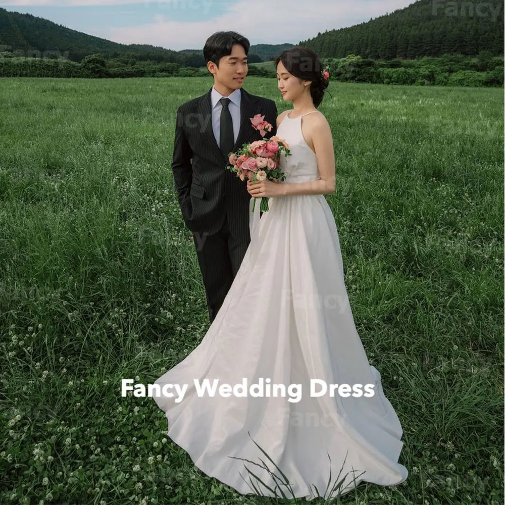 Fancy Elegant O Neck Wedding Dress A Line Evening Bridal Gown Korea Photo Shoot Floor Length Customized back corset
Fancy Elegant O Neck Wedding Dress A Line Evening Bridal Gown Korea Photo Shoot Floor Length Customized back corset