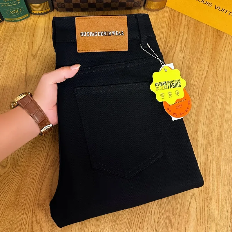 Black jeans men's autumn and winter stretch slim fit small feet fashionable and simple commuting clothing high-end denim pants
Black jeans men's autumn and winter stretch slim fit small feet fashionable and simple commuting clothing high-end denim pants