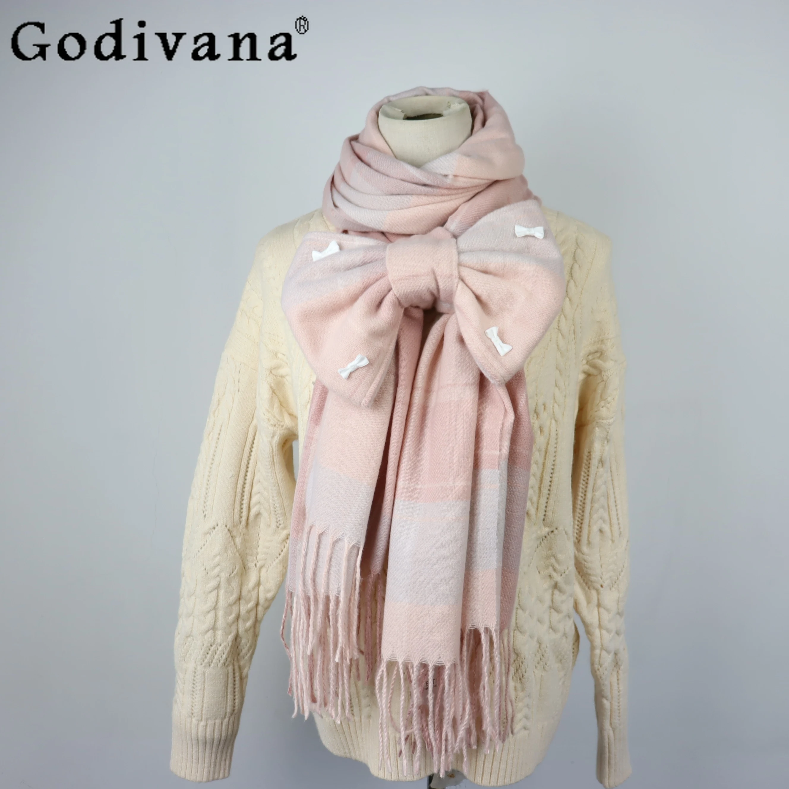 Японский и корейский модный универсальный повседневный клетчатый шарф, осенне-зимний женский милый теплый шарф с большим бантом и кисточкой
Японский и корейский модный универсальный повседневный клетчатый шарф, осенне-зимний женский милый теплый шарф с большим бантом и кисточкой