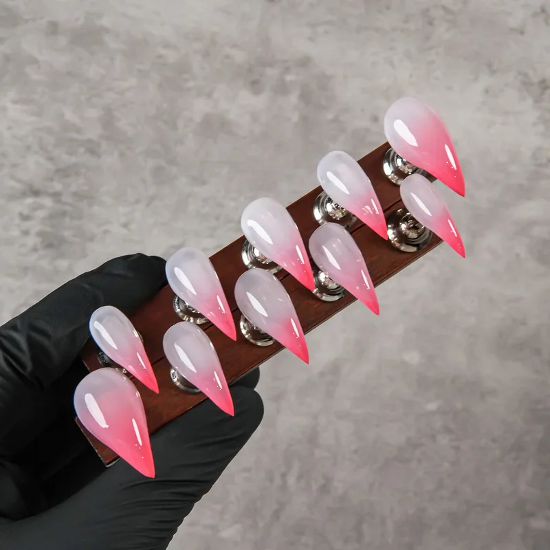 Fresh and gentle style dragon claw ultra-sharp pink-white gradient fake nails, high-quality, detachable manicure
Fresh and gentle style dragon claw ultra-sharp pink-white gradient fake nails, high-quality, detachable manicure