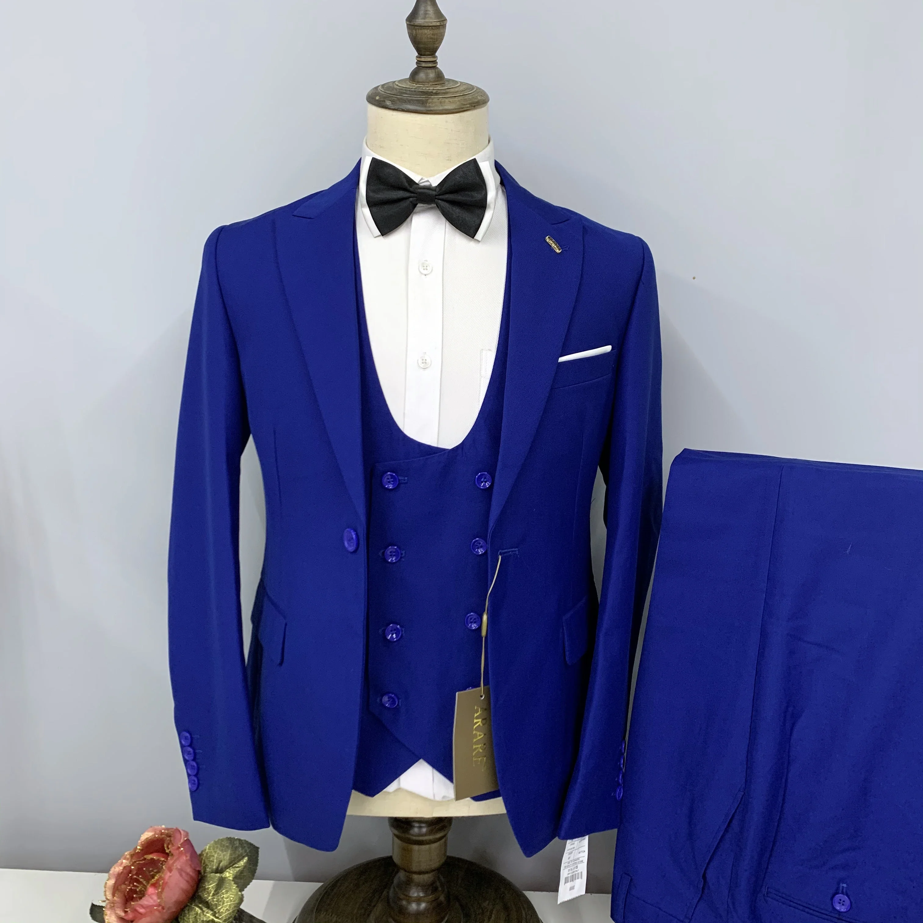 Men's Suits 3 Pcs Set Jacket Pants Vest New Popular Royal Blue Formal Wedding Slim Fit High End Linen Groom Set
Men's Suits 3 Pcs Set Jacket Pants Vest New Popular Royal Blue Formal Wedding Slim Fit High End Linen Groom Set