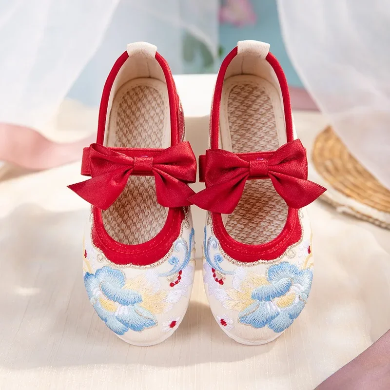 CY264 2024 Spring New Old Beijing Cloth Shoes Baby Ancient Dance Performance Shoes Girl Hanfu Shoes
CY264 2024 Spring New Old Beijing Cloth Shoes Baby Ancient Dance Performance Shoes Girl Hanfu Shoes