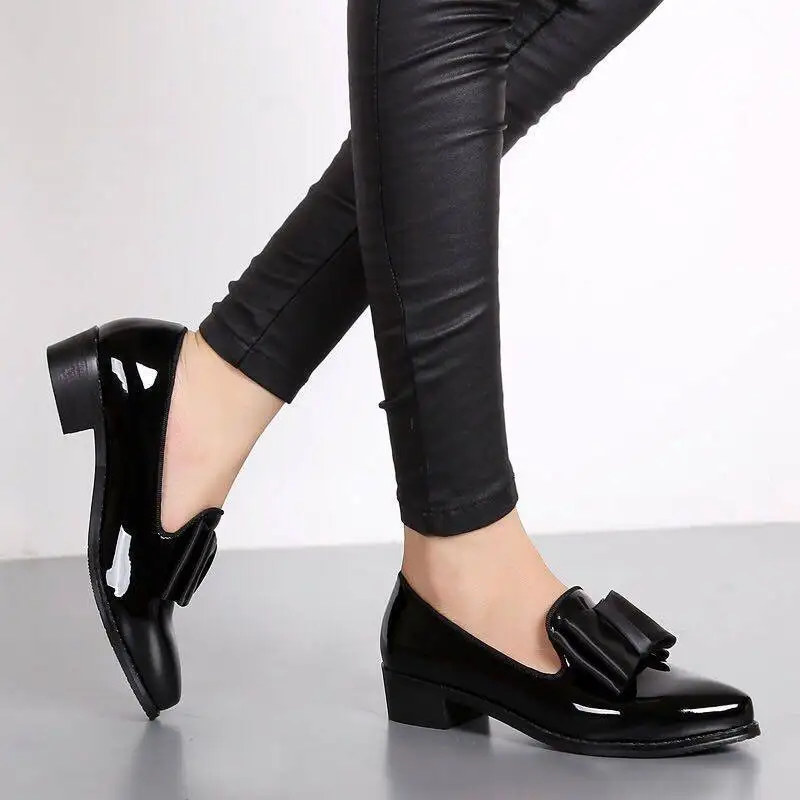Pointed Toe Women Flats Shoes Bow Design Patent Leather Casual Fashionable Women Shoes Flat Heel Comfortable Footwear
Pointed Toe Women Flats Shoes Bow Design Patent Leather Casual Fashionable Women Shoes Flat Heel Comfortable Footwear