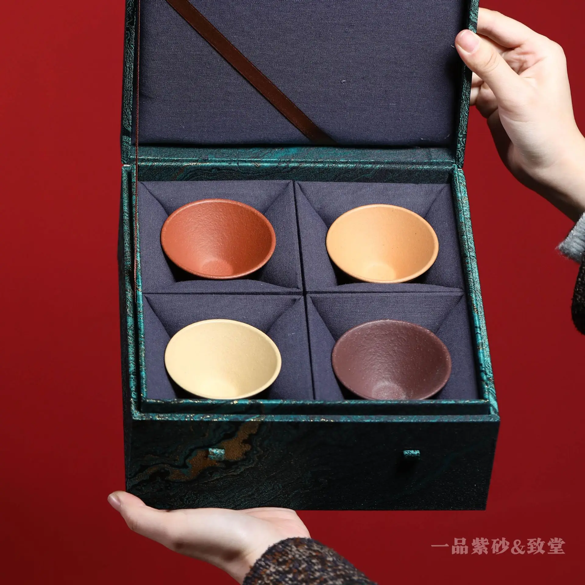Yixing Zisha Clay Specimen-Grade Tasting Large Mouth Tea Ceremony Master Cup, Small Capacity, Purely Handmade Conical Cup
Yixing Zisha Clay Specimen-Grade Tasting Large Mouth Tea Ceremony Master Cup, Small Capacity, Purely Handmade Conical Cup
