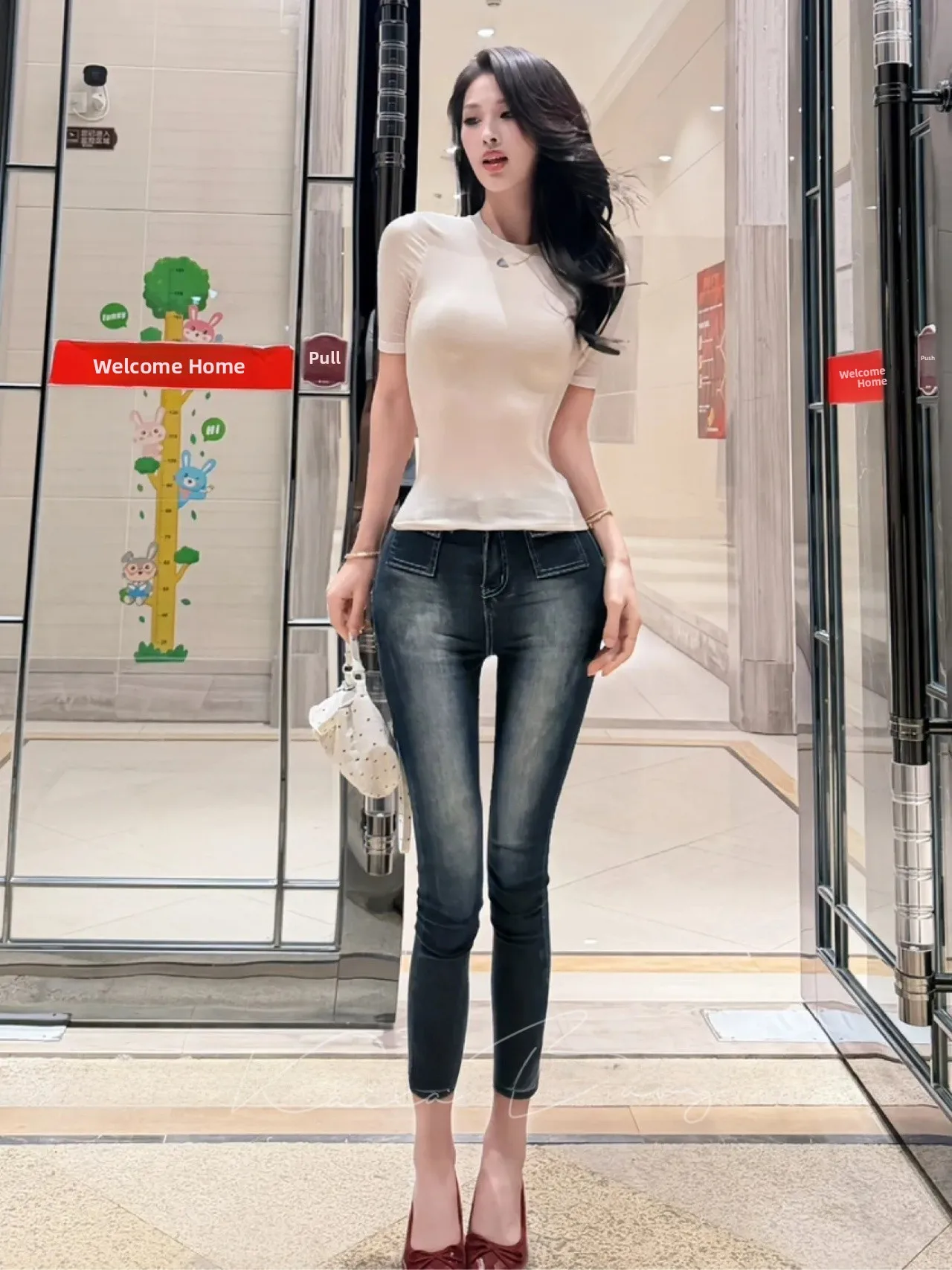 High Waist Slim Fit Denim Jeans Nine Points Flared Hips Distressed High Elasticity Summer Ladies Fashion Stylish Slimming
High Waist Slim Fit Denim Jeans Nine Points Flared Hips Distressed High Elasticity Summer Ladies Fashion Stylish Slimming