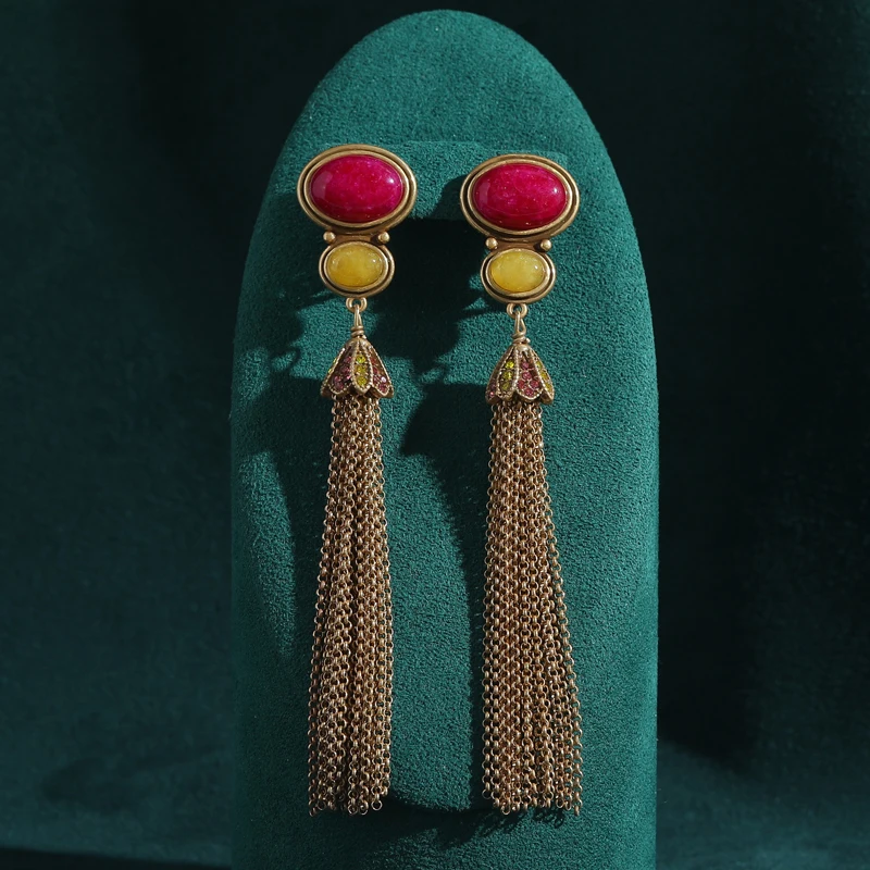 Vintage Red Stone Long Hanging Earrings Tassel Chain Woman Rhinestone Gold Color Retro Designer Luxury Quality Jewelry 2025 
Vintage Red Stone Long Hanging Earrings Tassel Chain Woman Rhinestone Gold Color Retro Designer Luxury Quality Jewelry 2025
