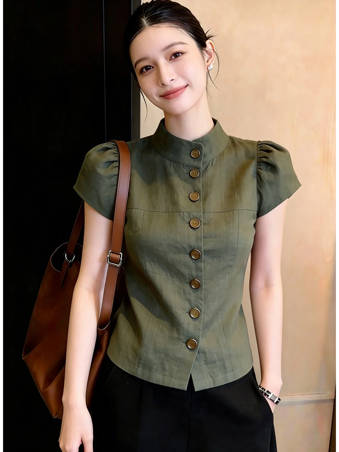 Elegant Green Slim Fit Short Sleeve Shirt Women's Fashionable Button up Stand Collar Top for Summer 2026 Luxury Style
Elegant Green Slim Fit Short Sleeve Shirt Women's Fashionable Button up Stand Collar Top for Summer 2026 Luxury Style