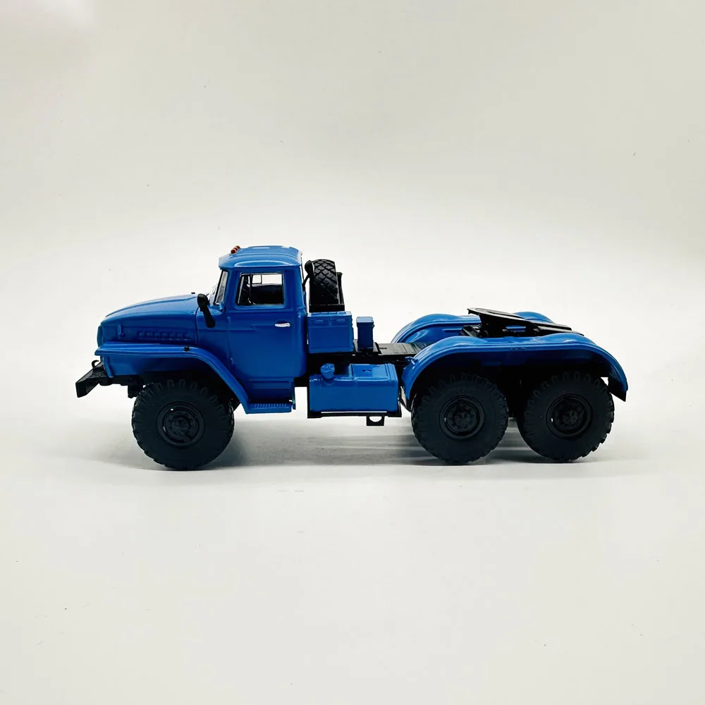 Модель грузовика Aist-M 1/43, литая под давлением, 6X3, Auto History 4420, подарок на день рождения, игрушка, декор для сцены
Модель грузовика Aist-M 1/43, литая под давлением, 6X3, Auto History 4420, подарок на день рождения, игрушка, декор для сцены