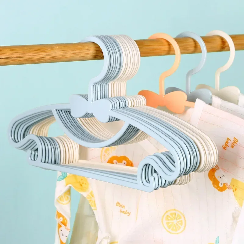 5pcs Children Clothes Hanger Portable Plastic Racks Closet Organizer Clothing Display Hangers Windproof Kids Baby Coats Hanger
5pcs Children Clothes Hanger Portable Plastic Racks Closet Organizer Clothing Display Hangers Windproof Kids Baby Coats Hanger