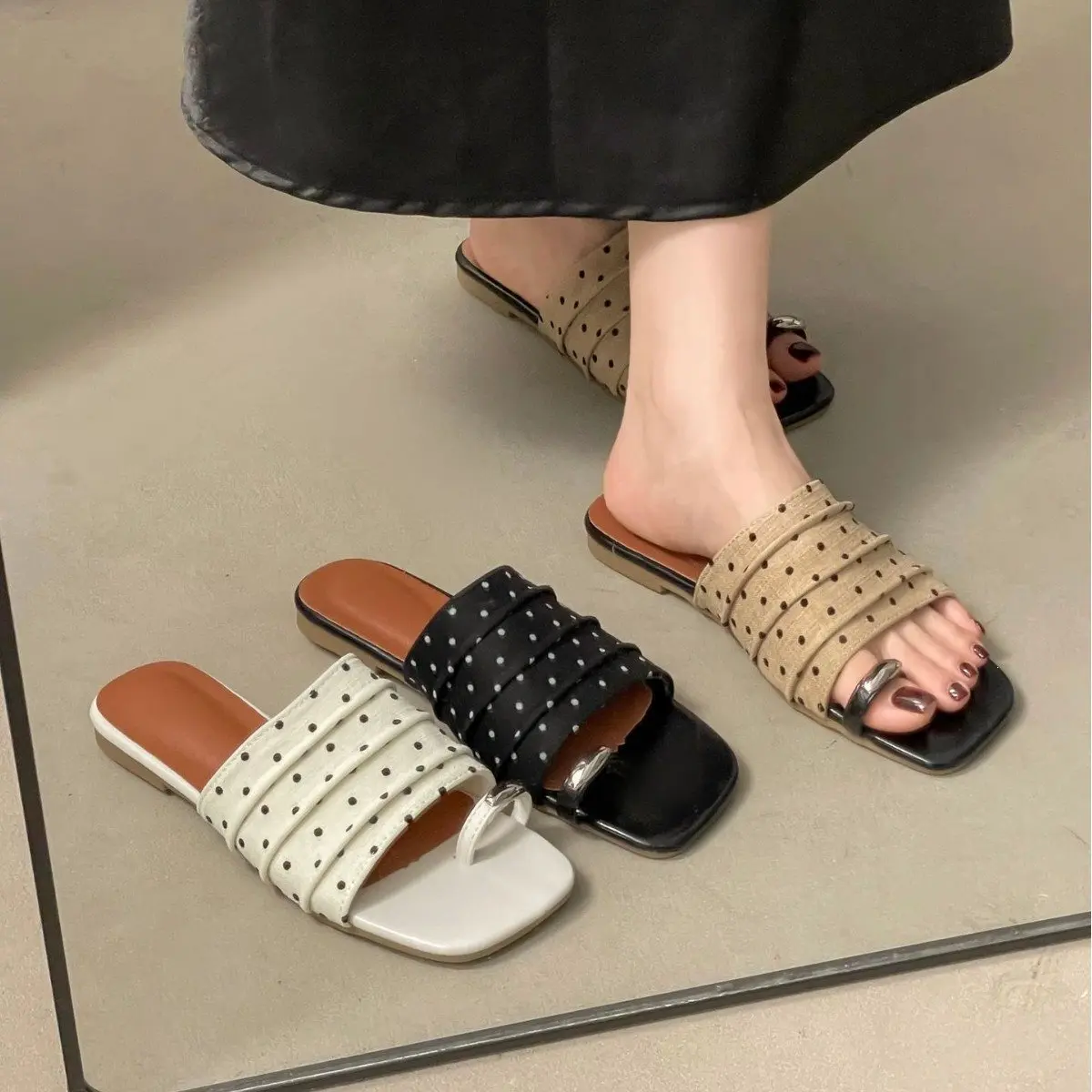 Polka Dot Women Slippers Comfort Clip Toe Soft Sole Slip On Flats Shoes Summer Beach Ladies Fashion Slide Shoes
Polka Dot Women Slippers Comfort Clip Toe Soft Sole Slip On Flats Shoes Summer Beach Ladies Fashion Slide Shoes