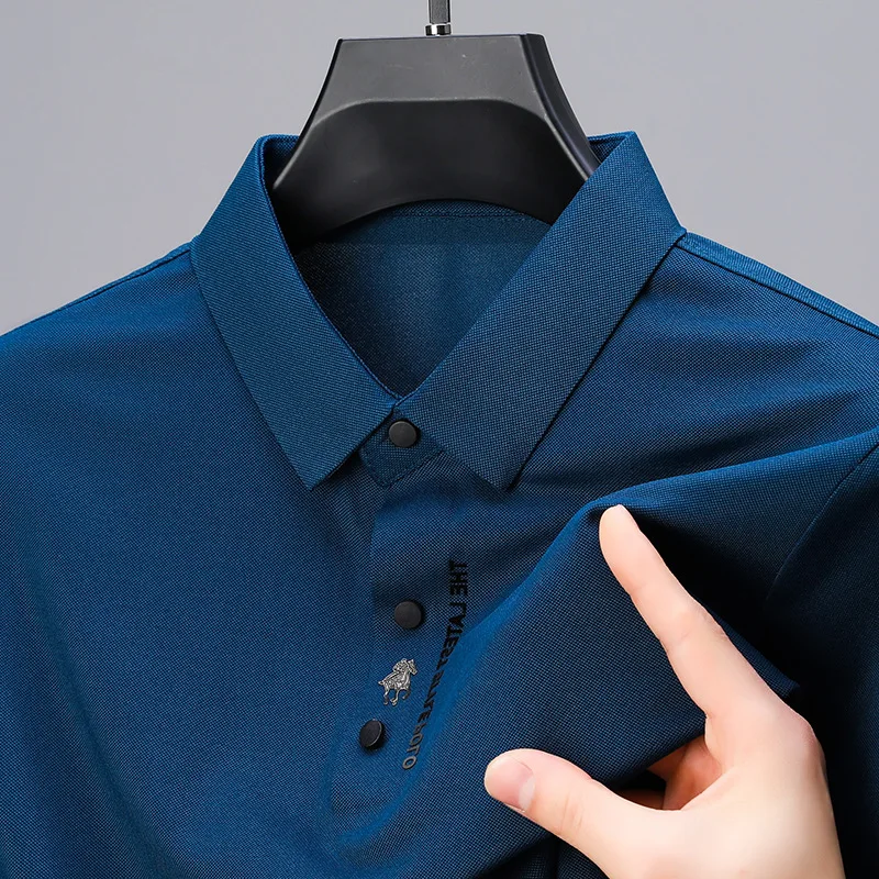 2025hot Selling Ice Silk T-shirt Men's New Hot Stamping Short Sleeved Polo Shirt T-shirt Youth Fashion Simple Lapel Business Top
2025hot Selling Ice Silk T-shirt Men's New Hot Stamping Short Sleeved Polo Shirt T-shirt Youth Fashion Simple Lapel Business Top