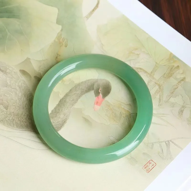 Natural Dongling Jade Flat Bar Bracelet, Fashionable and Versatile Temperament
Natural Dongling Jade Flat Bar Bracelet, Fashionable and Versatile Temperament