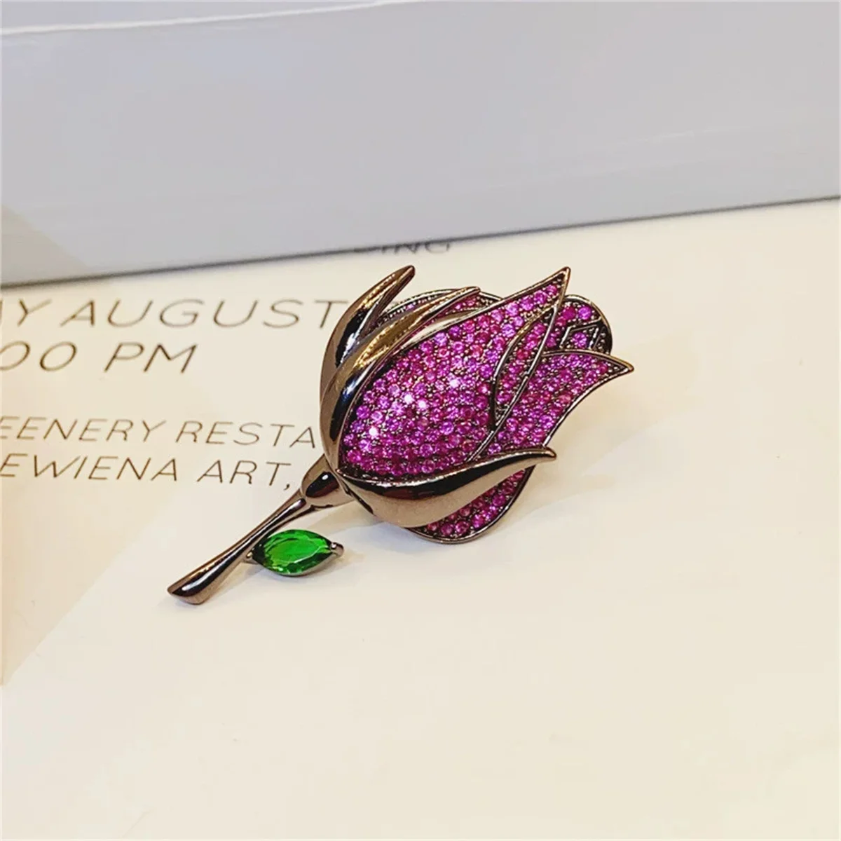 1Pc Exquisite Retro Rose Brooch Gothic Dark Style Pin Mysterious Charming Jewelry Accessories Birthday Party Banquet Gift 2025
1Pc Exquisite Retro Rose Brooch Gothic Dark Style Pin Mysterious Charming Jewelry Accessories Birthday Party Banquet Gift 2025