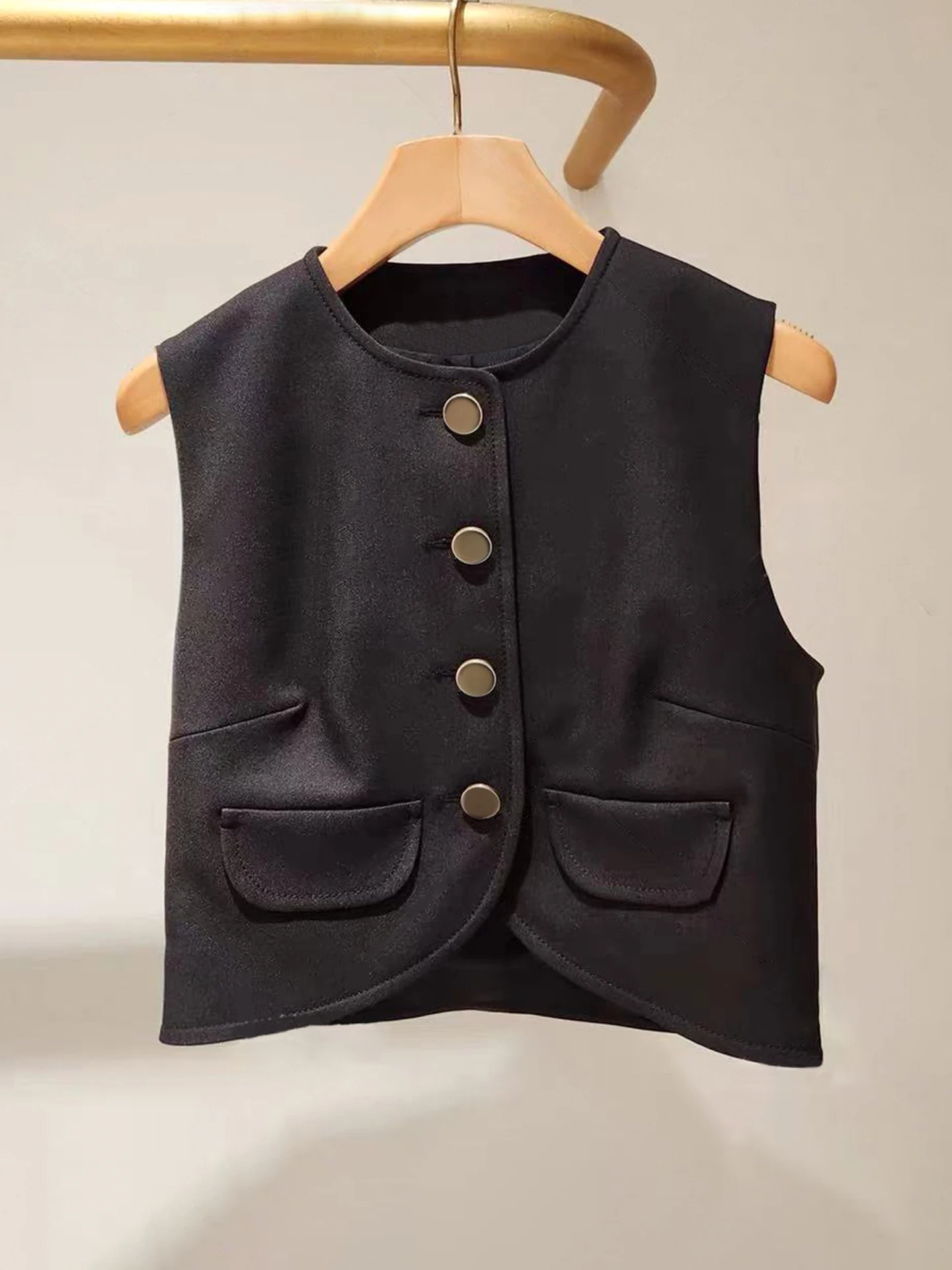 S Home South Oil High End Women's Summer 2025 Hepburn Sle Casual Versatile Vest Top Women's Faion Commute Regular Fit ort
S Home South Oil High End Women's Summer 2025 Hepburn Sle Casual Versatile Vest Top Women's Faion Commute Regular Fit ort