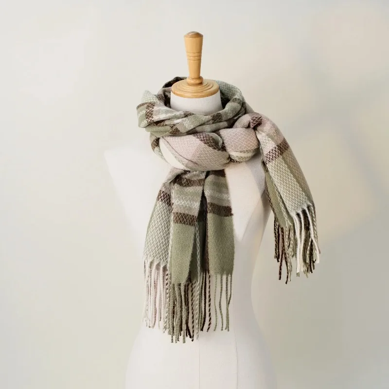 New plaid scarf Korean style fashionable faux cashmere fringe large shawl winter plaid couple's matching warm scarf
New plaid scarf Korean style fashionable faux cashmere fringe large shawl winter plaid couple's matching warm scarf