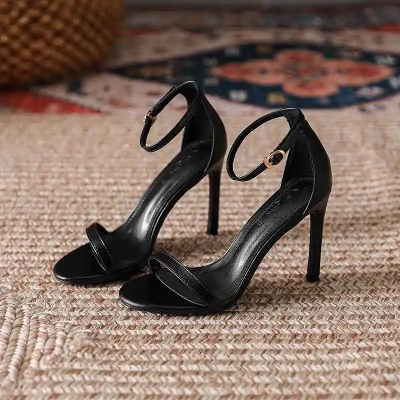 Black Strap High Heels Sandals 2024 New Summer Popular Women's Shoes Thin Heel Fairy Style Versatile Korean Version
Black Strap High Heels Sandals 2024 New Summer Popular Women's Shoes Thin Heel Fairy Style Versatile Korean Version