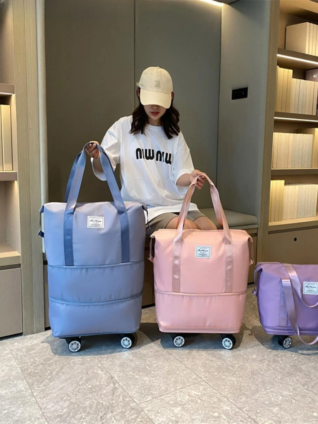 Large Capaci Travel Bag with Wheels Sports Bag Lage Bag Storage Bag for Low-Cost Airlines Leisure Travel Nylon Material
Large Capaci Travel Bag with Wheels Sports Bag Lage Bag Storage Bag for Low-Cost Airlines Leisure Travel Nylon Material