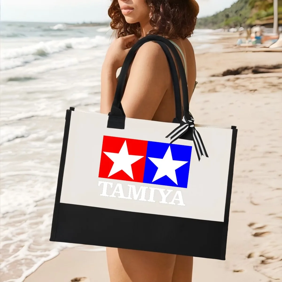 Tamiya 2026 Новое поступление, модная практичная просторная многоразовая большая сумка с узором и принтом, 2-цветная сверхпрочная большая сумка на плечо для всех
Tamiya 2026 Новое поступление, модная практичная просторная многоразовая большая сумка с узором и принтом, 2-цветная сверхпрочная большая сумка на плечо для всех