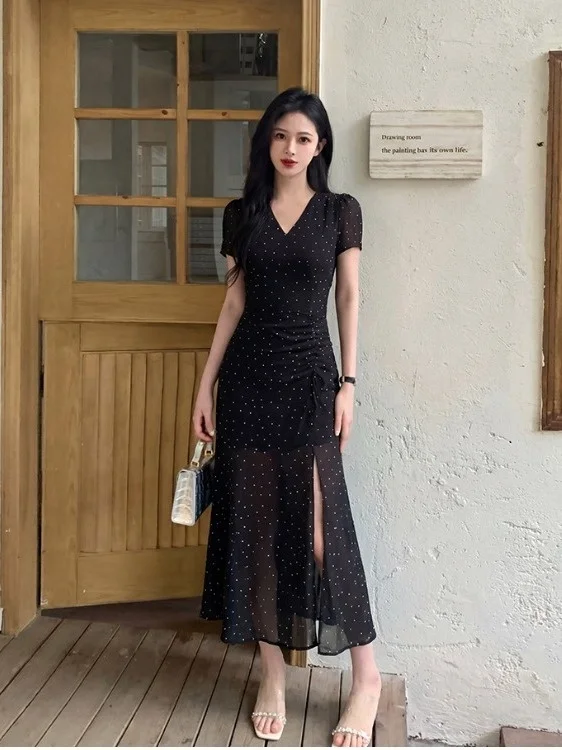 plus Size Polka Dot Slim Fit Summer Dress Drawstring Short Sleeve Midi V-Neck Korean Style Casual Fashionable Long Dress
plus Size Polka Dot Slim Fit Summer Dress Drawstring Short Sleeve Midi V-Neck Korean Style Casual Fashionable Long Dress