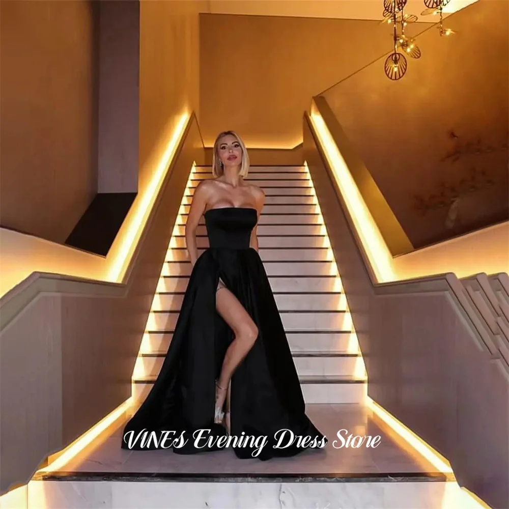 VINES Black Simple Evening Dress Strapless A Line Prom Dress Side Slit Party Formal Gown Satin robe de bal for Woman Customized
VINES Black Simple Evening Dress Strapless A Line Prom Dress Side Slit Party Formal Gown Satin robe de bal for Woman Customized
