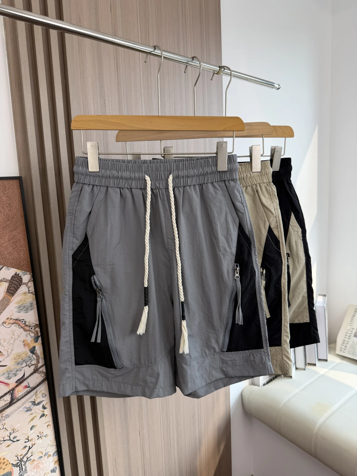 Recommended! Moisture Wicking Quick Dry! Men's Summer Thin Breathable Color Block Sports Casual Shorts Comfortable Loose Fit
Recommended! Moisture Wicking Quick Dry! Men's Summer Thin Breathable Color Block Sports Casual Shorts Comfortable Loose Fit