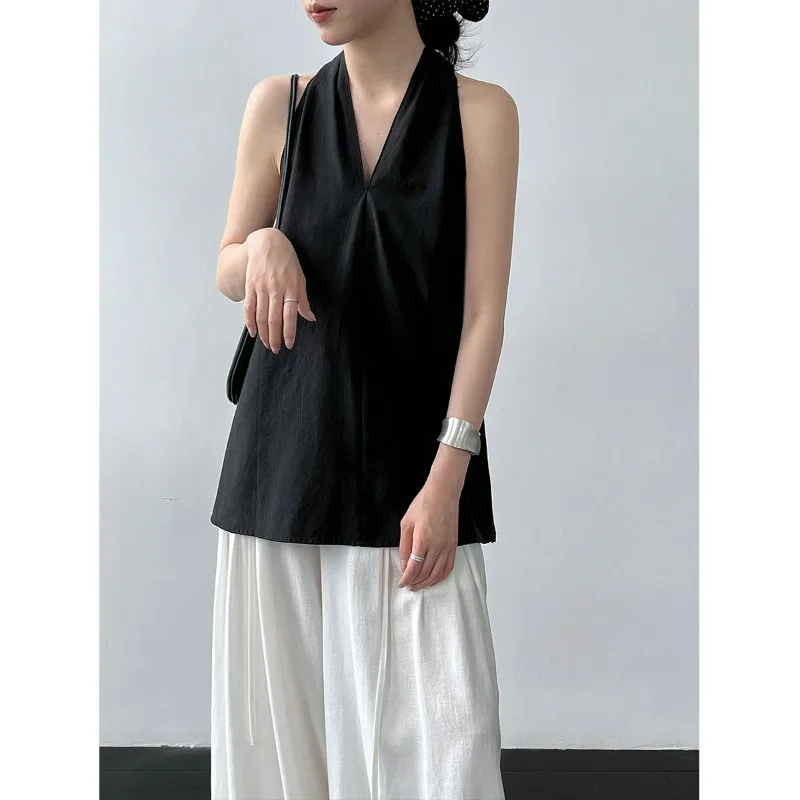 Blouse Women Camisas De Mujer European and American V-neck Sleeveless Top for Summer, Loose and Slimming Style
Blouse Women Camisas De Mujer European and American V-neck Sleeveless Top for Summer, Loose and Slimming Style