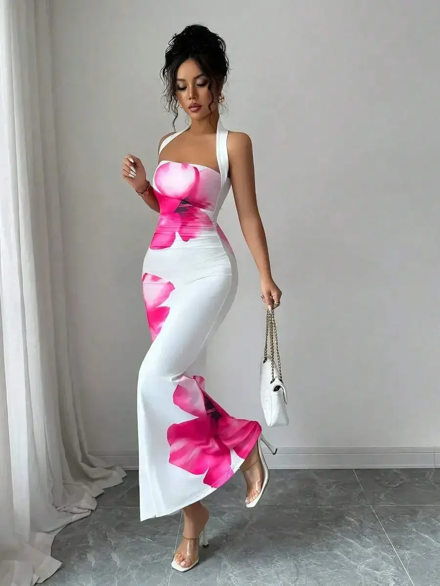 Elegant Sleeveless Halter Maxi Dress With Bold Pink Floral Print For Romantic Vacation Wear
Elegant Sleeveless Halter Maxi Dress With Bold Pink Floral Print For Romantic Vacation Wear