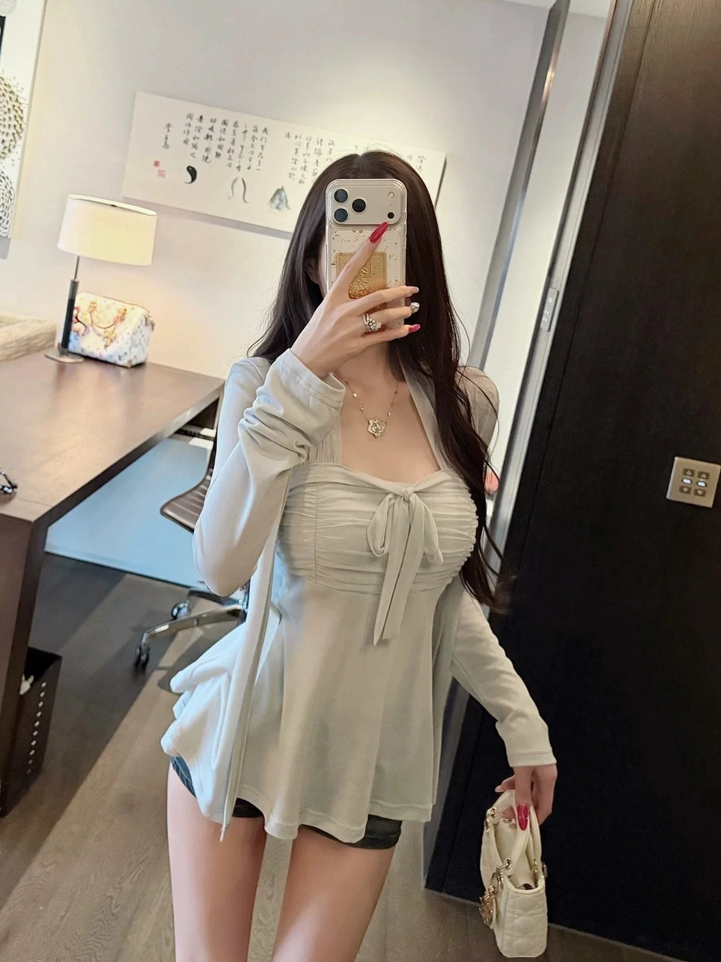 Pure Desirable Hot Girl Neck Hanging Strap Vest Outer Sun Protection Cardigan Top Set Women Summer Fashion Knot
Pure Desirable Hot Girl Neck Hanging Strap Vest Outer Sun Protection Cardigan Top Set Women Summer Fashion Knot