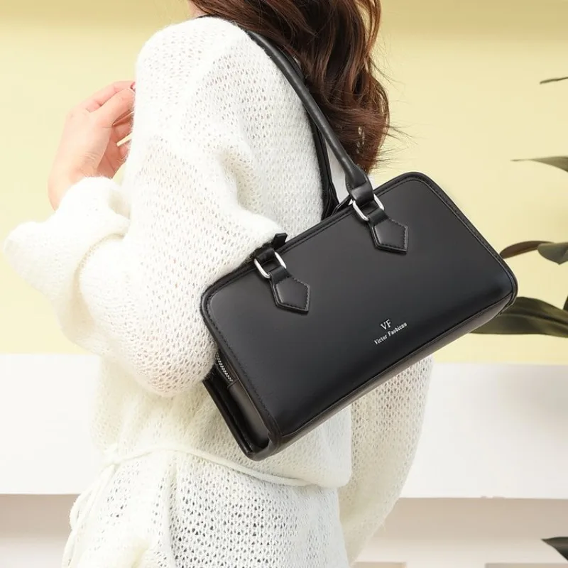 Textured Original Diaper Bag Women Leather Crossbody Tote Elegant Classic Designer Paris Large Capacity
Textured Original Diaper Bag Women Leather Crossbody Tote Elegant Classic Designer Paris Large Capacity