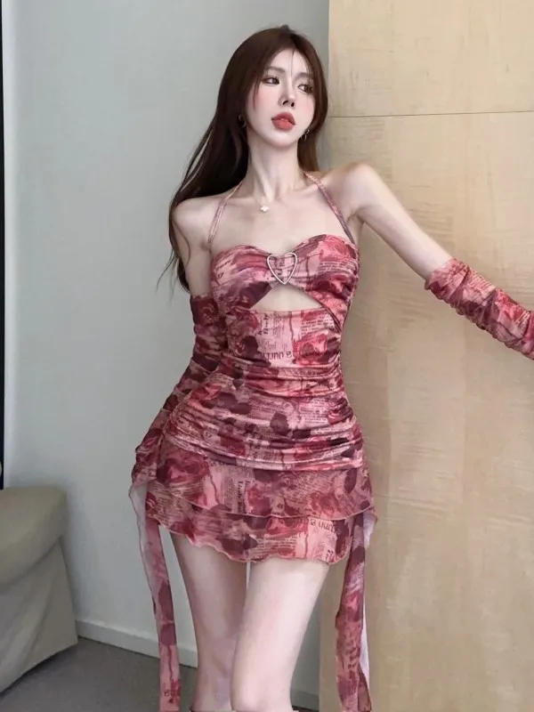 Rose Newspaper Print Love Iron Ring Tassels Women Sexy Hanging Neck Off Shoulder Short Spicy Girl Ruffle Edge Dress Senior XXUJ
Rose Newspaper Print Love Iron Ring Tassels Women Sexy Hanging Neck Off Shoulder Short Spicy Girl Ruffle Edge Dress Senior XXUJ